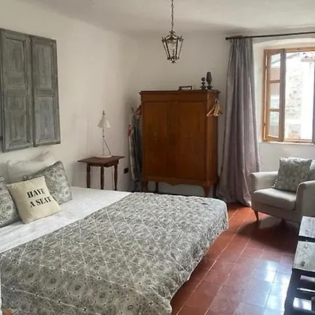 Rustic House With Panoramic View In Serrapiana Casa de Férias