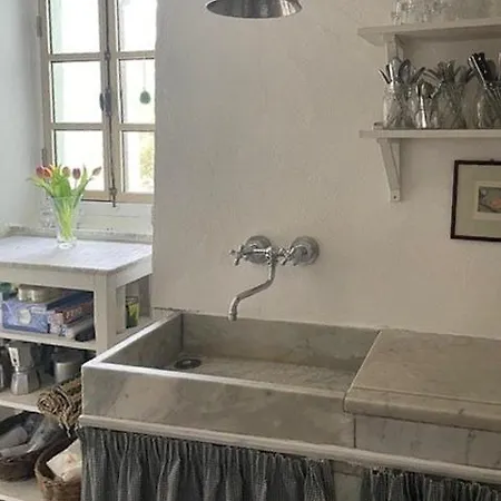 Rustic House With Panoramic View In Serrapiana *